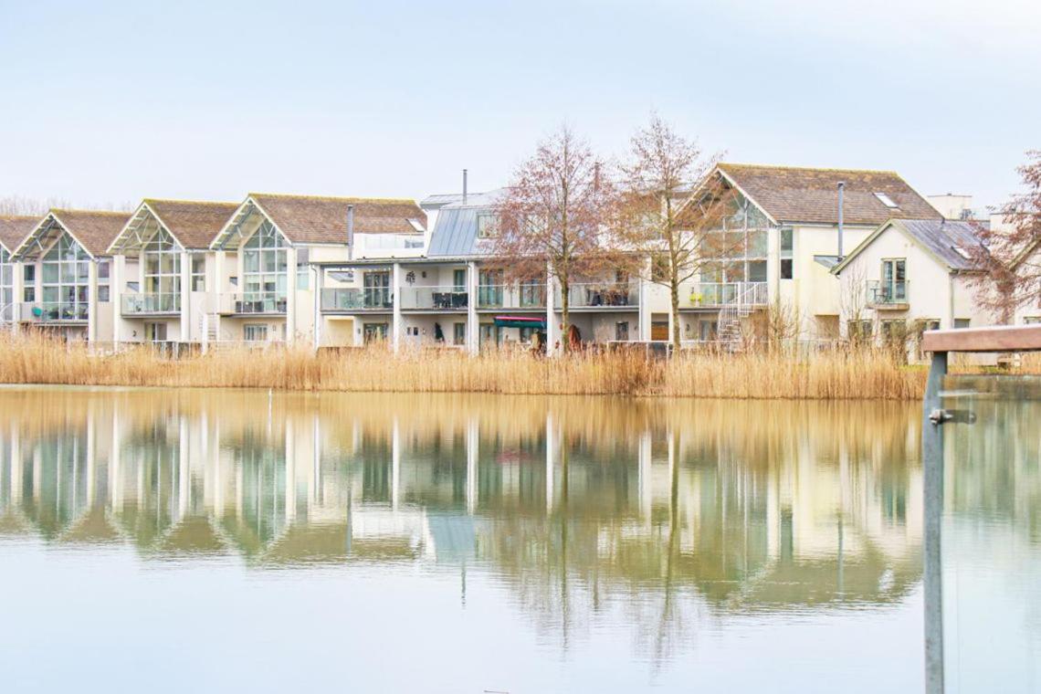Howells Mere 88, Tranquility P Somerford Keynes Bagian luar foto